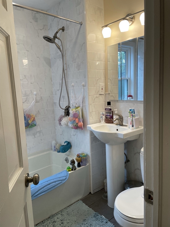 25 Magnolia Ave. # 2