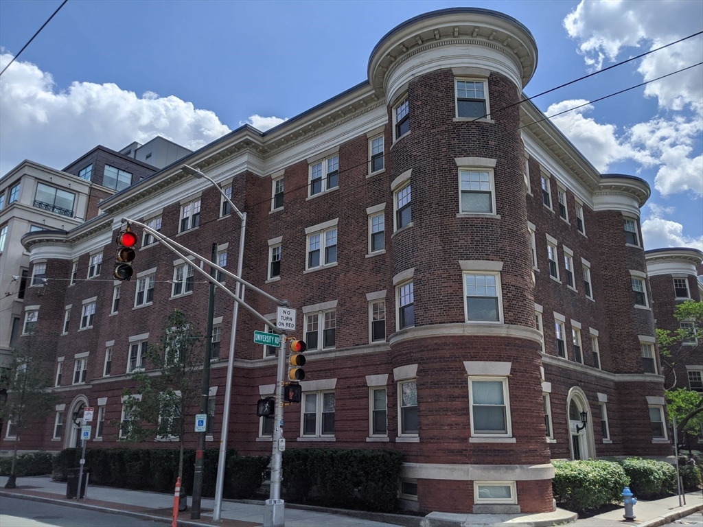 122 Mount Auburn Street