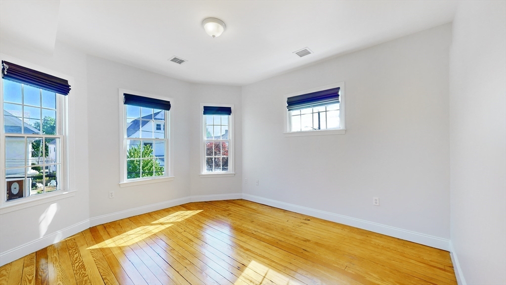 46 Dearborn St # 2