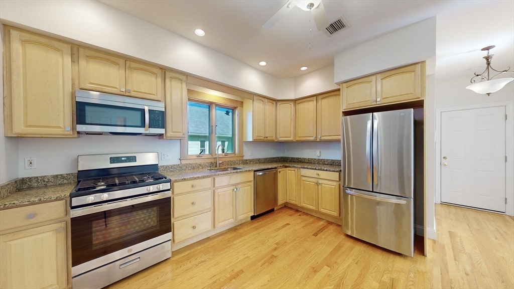 46 Dearborn St # 2