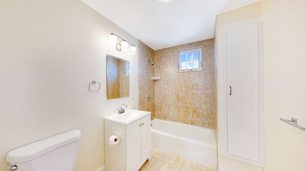 46 Dearborn St # 2