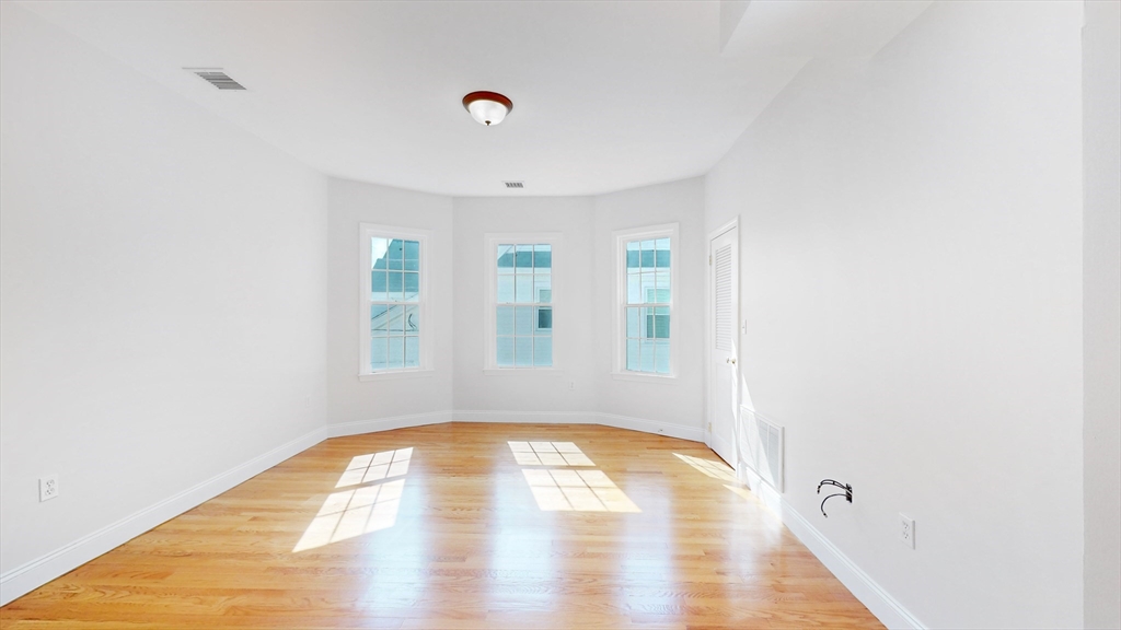 46 Dearborn St # 2