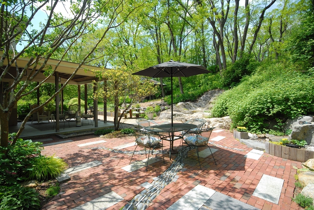 394 Strawberry Hill Rd