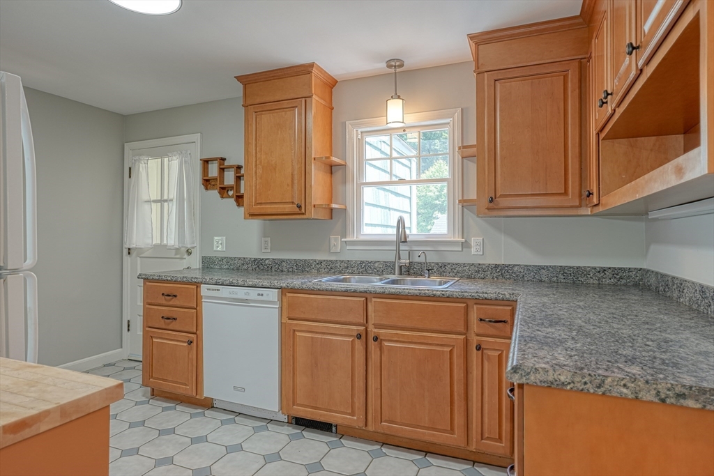 11 Adams Rd