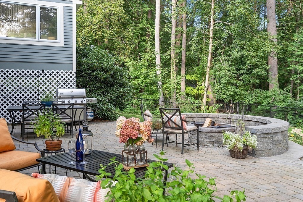21 Oneida Rd