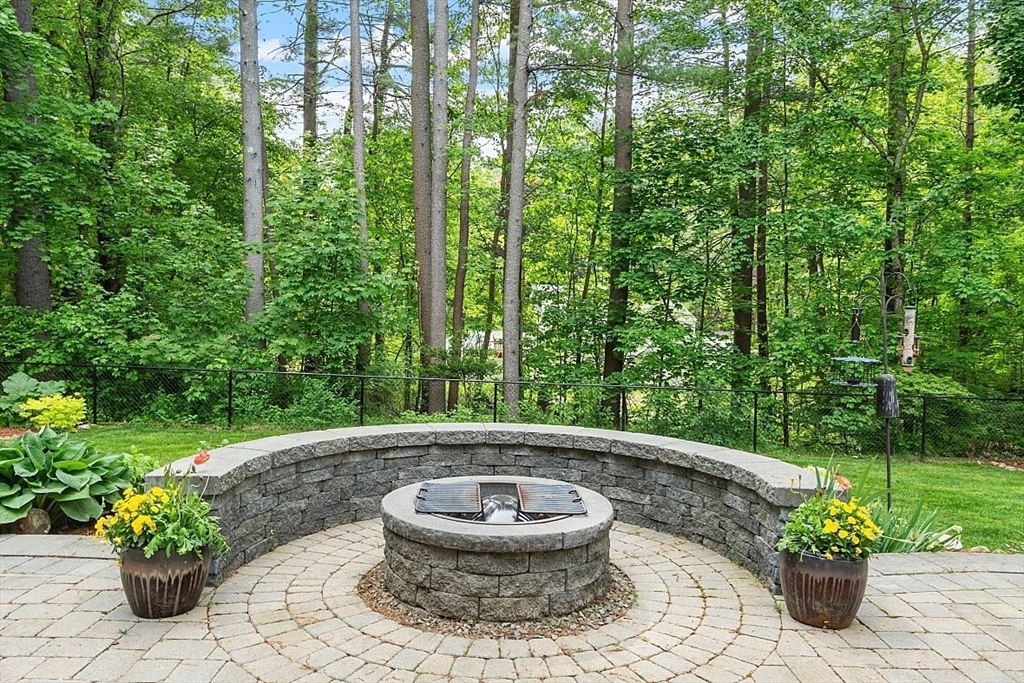21 Oneida Rd