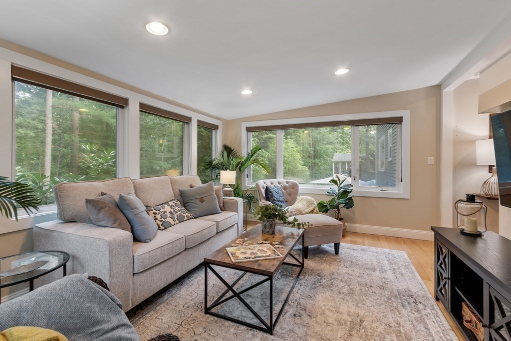 21 Oneida Rd
