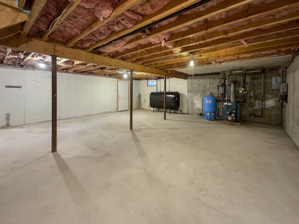 7 Windemere Dr
