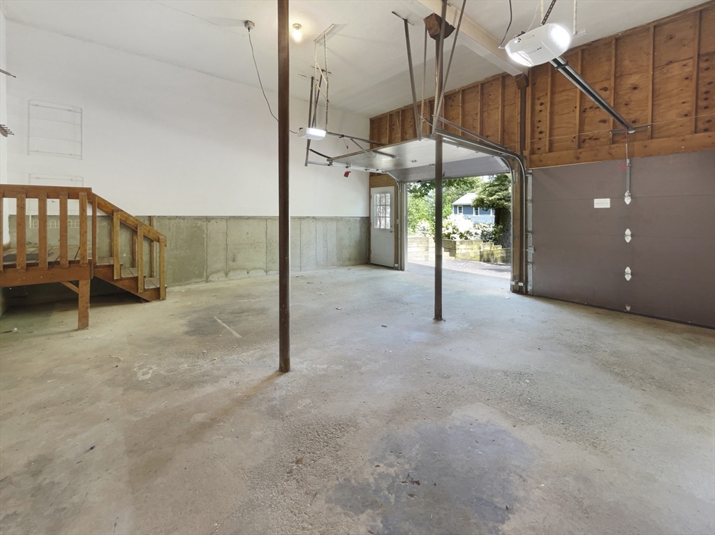 7 Windemere Dr