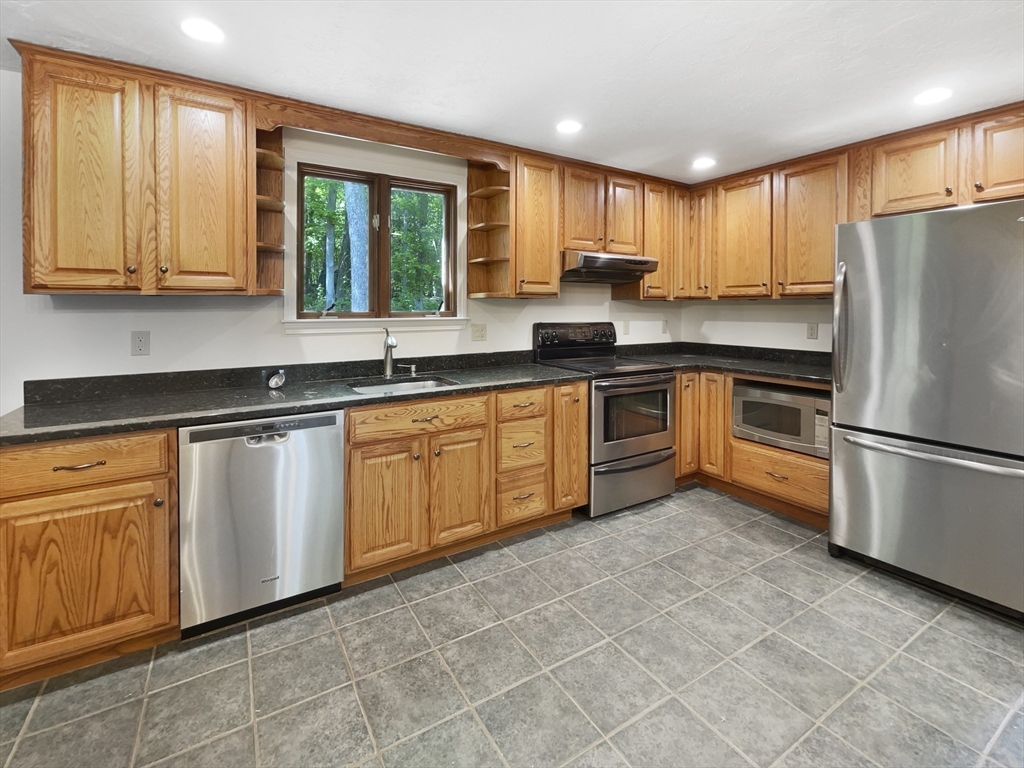 7 Windemere Dr