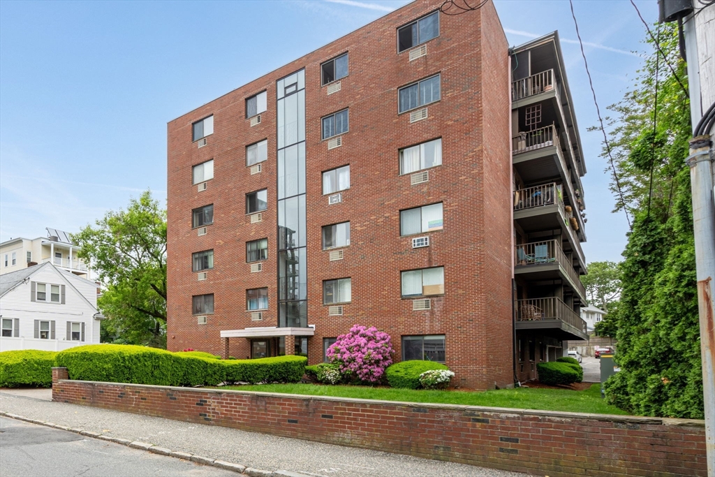 12 Pond Lane # 34