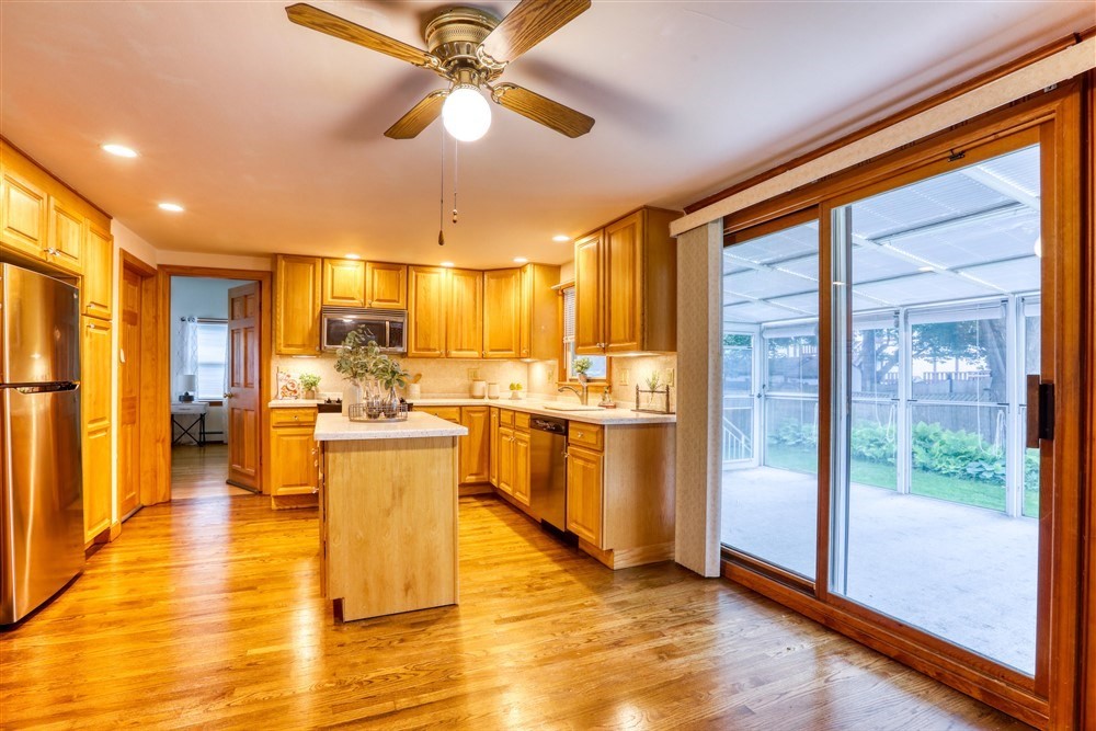 11 Sunrise Ave