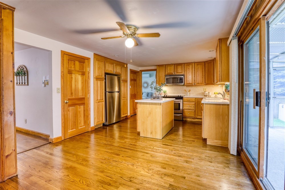 11 Sunrise Ave