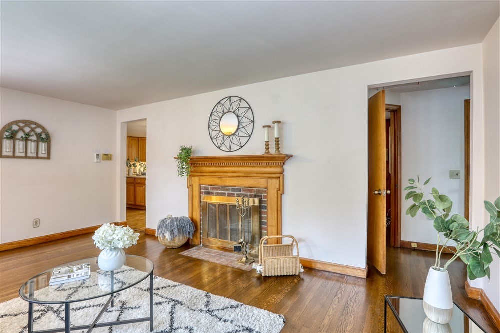 11 Sunrise Ave