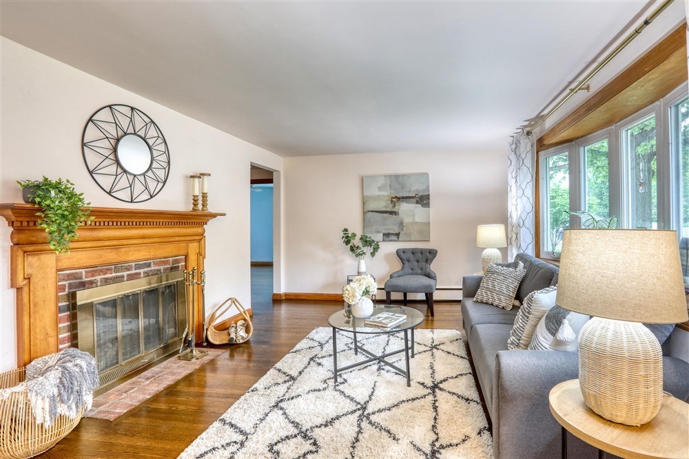 11 Sunrise Ave