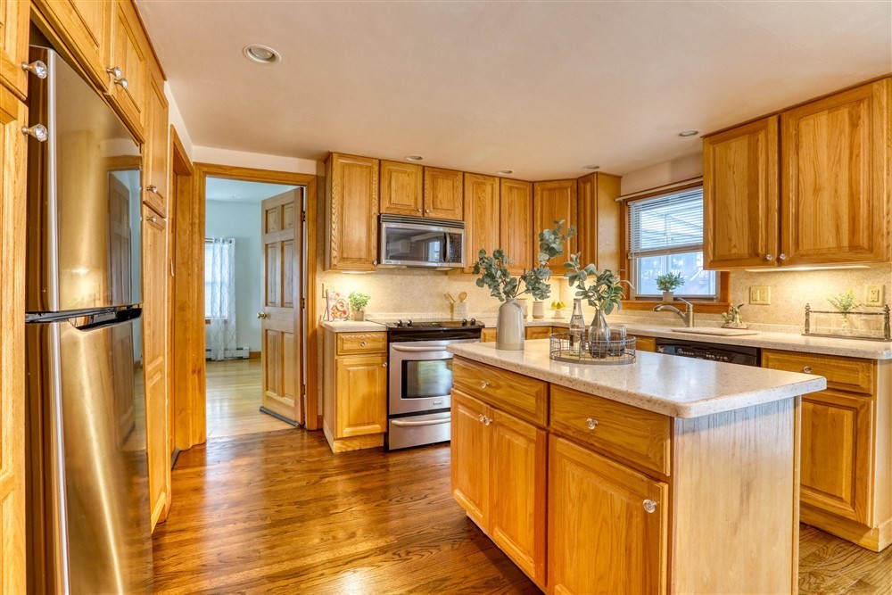 11 Sunrise Ave