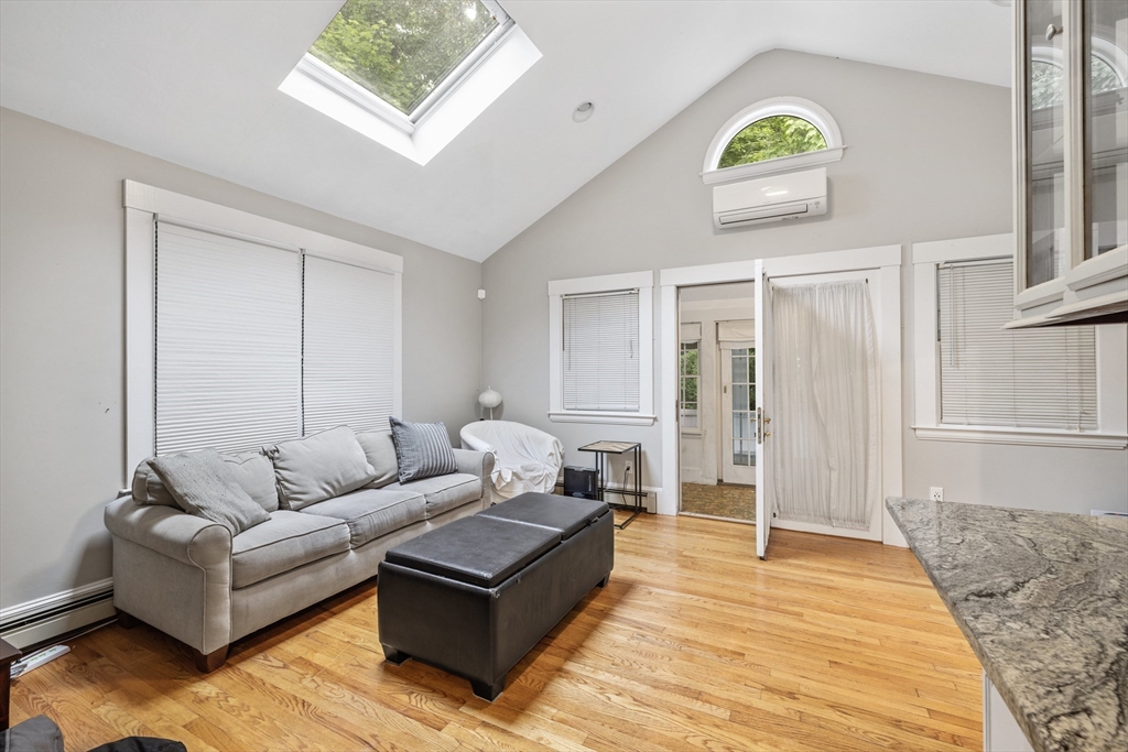 10 Barnes Place