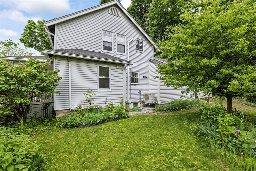 10 Barnes Place