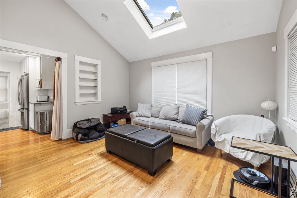 10 Barnes Place