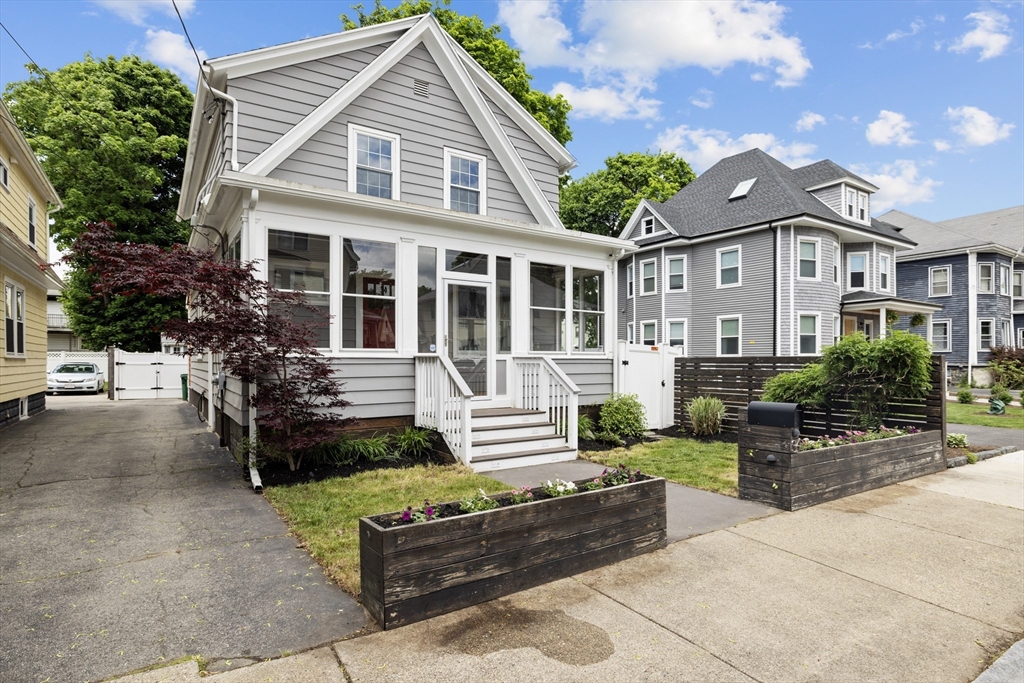 34 Thatcher Street