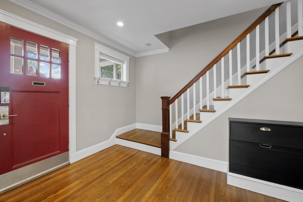 34 Thatcher Street