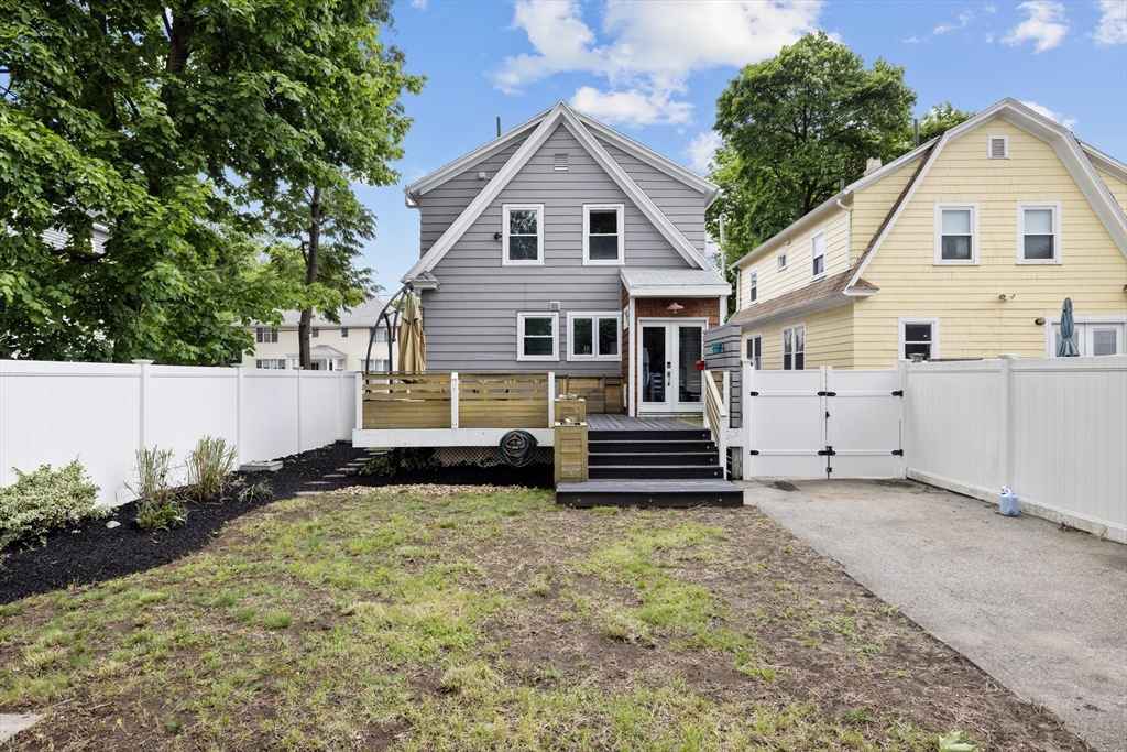 34 Thatcher Street