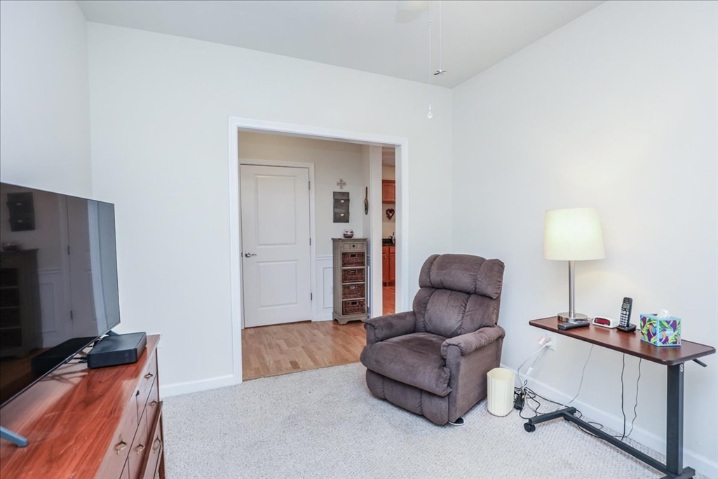 36 Abigail Way # 2004