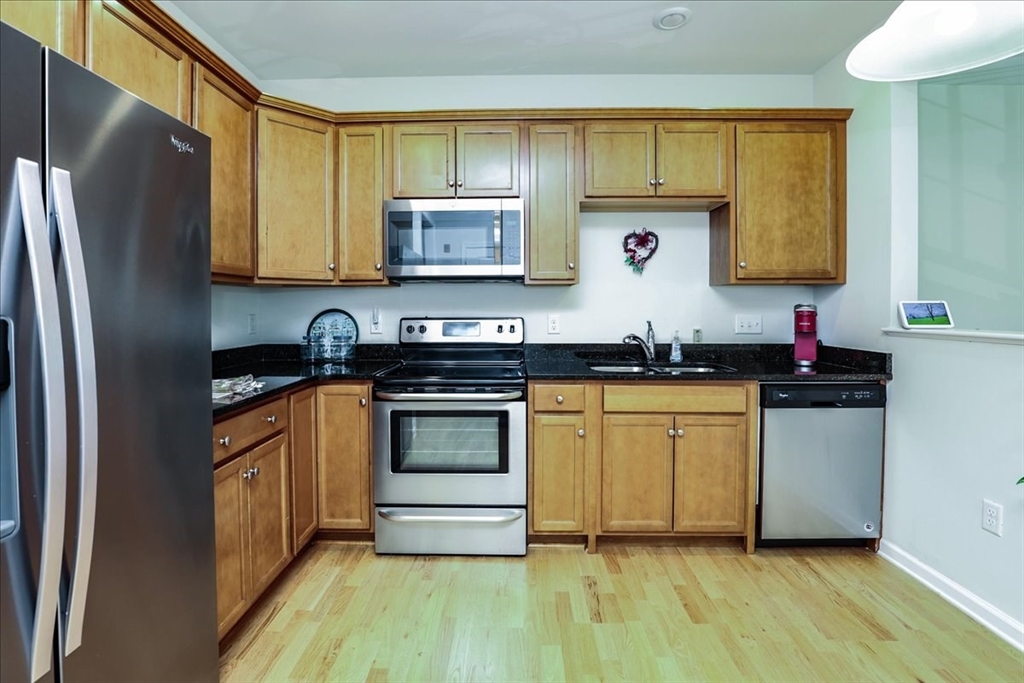 36 Abigail Way # 2004