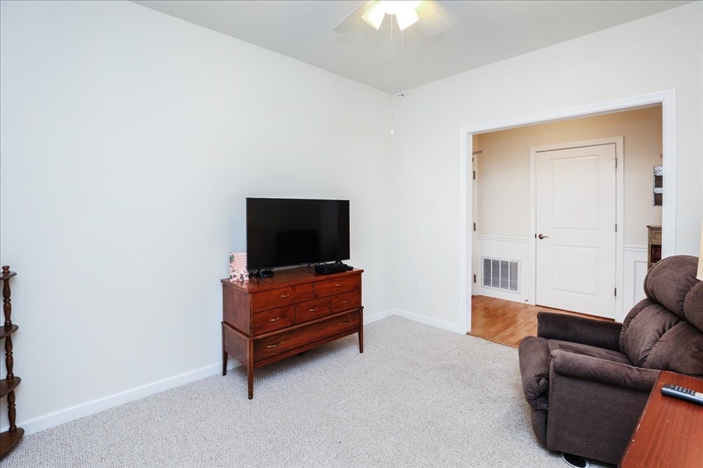 36 Abigail Way # 2004