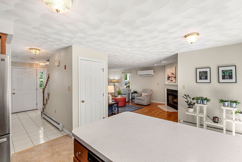 24 Booth St
