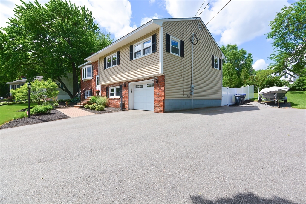 19 Anderson Dr