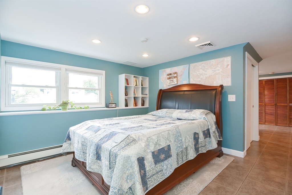 19 Anderson Dr