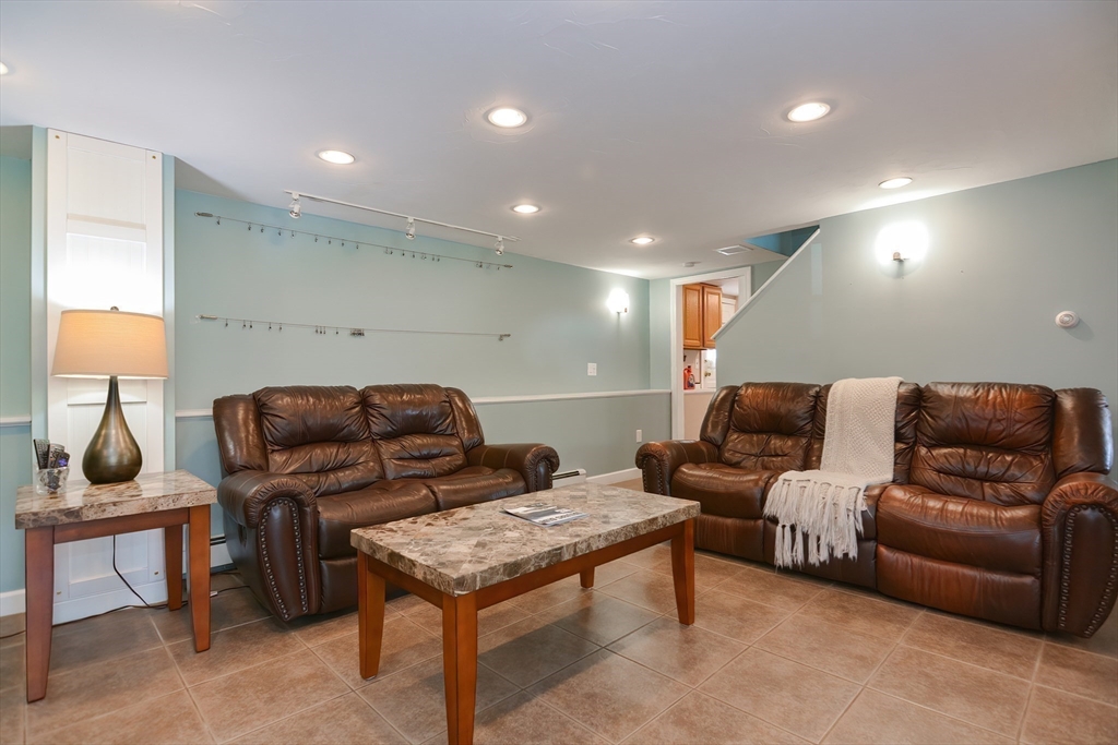 19 Anderson Dr