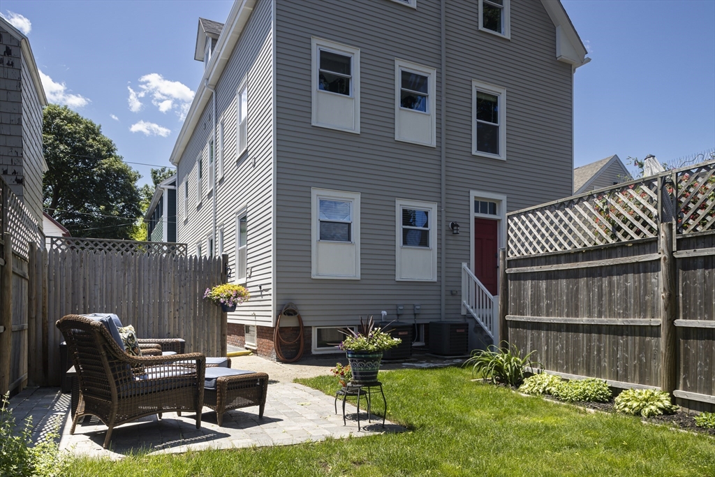 12 Rice St # 1