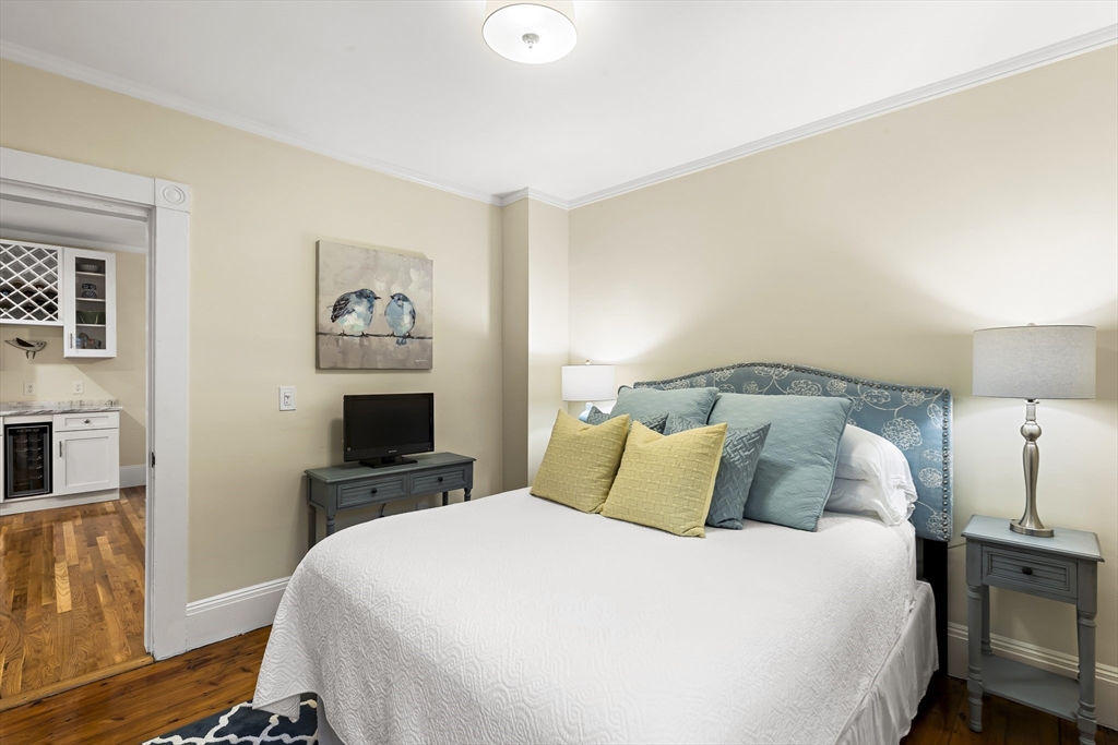 12 Rice St # 1