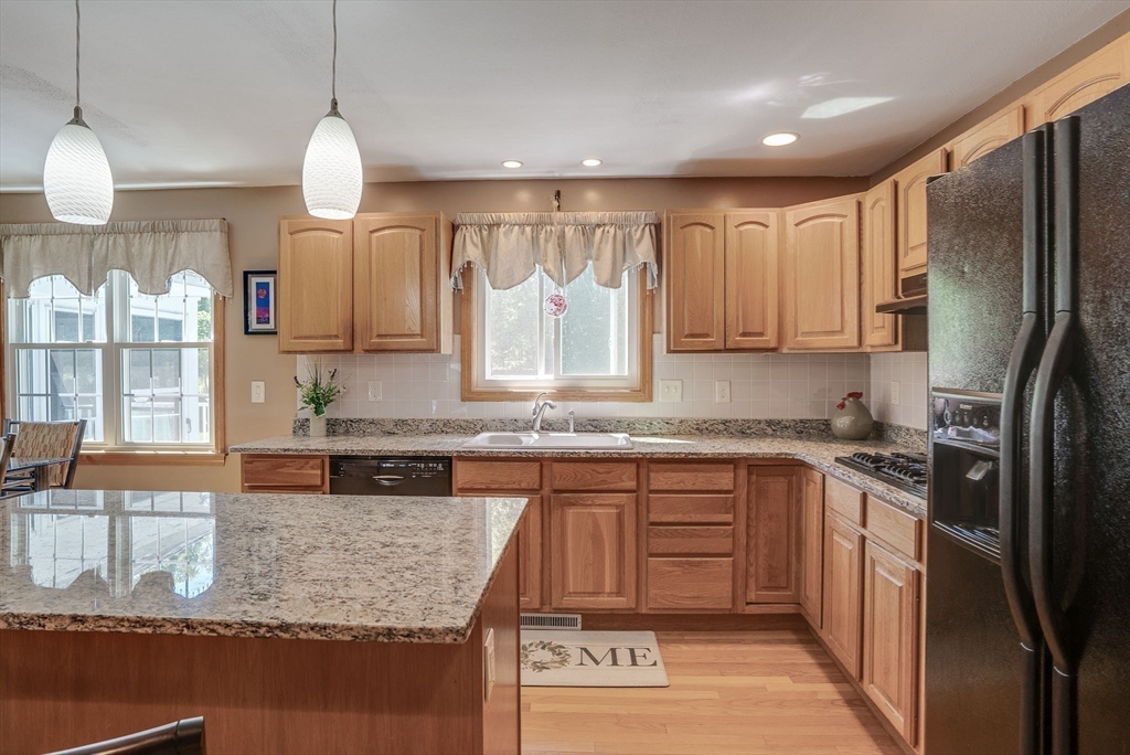 10 Mayflower Lane