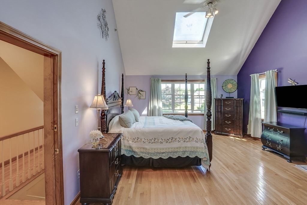 10 Mayflower Lane
