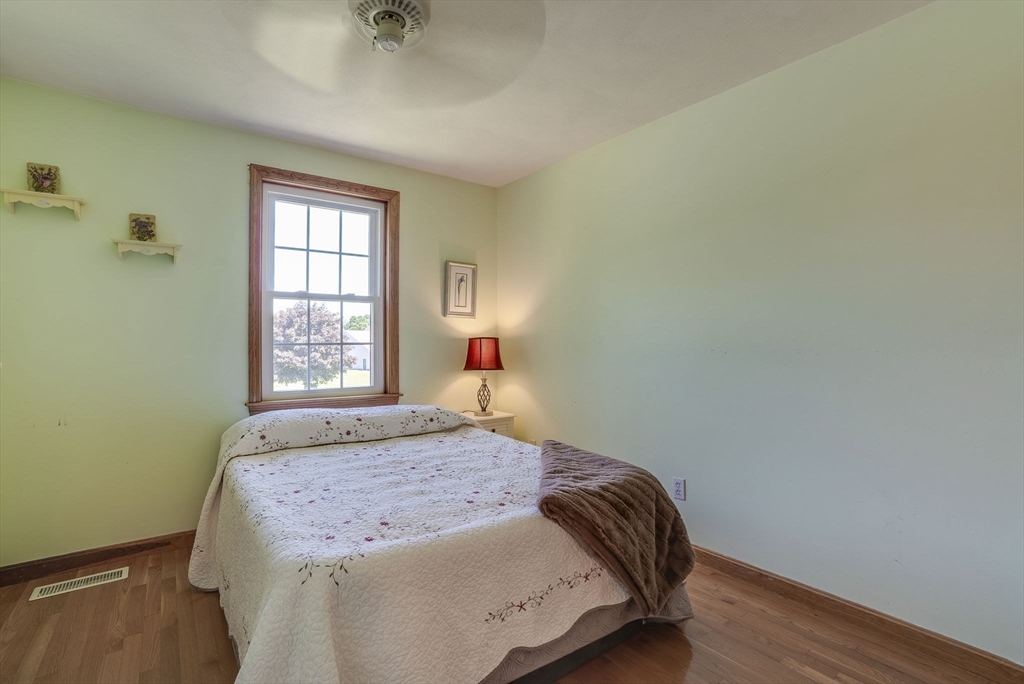 10 Mayflower Lane