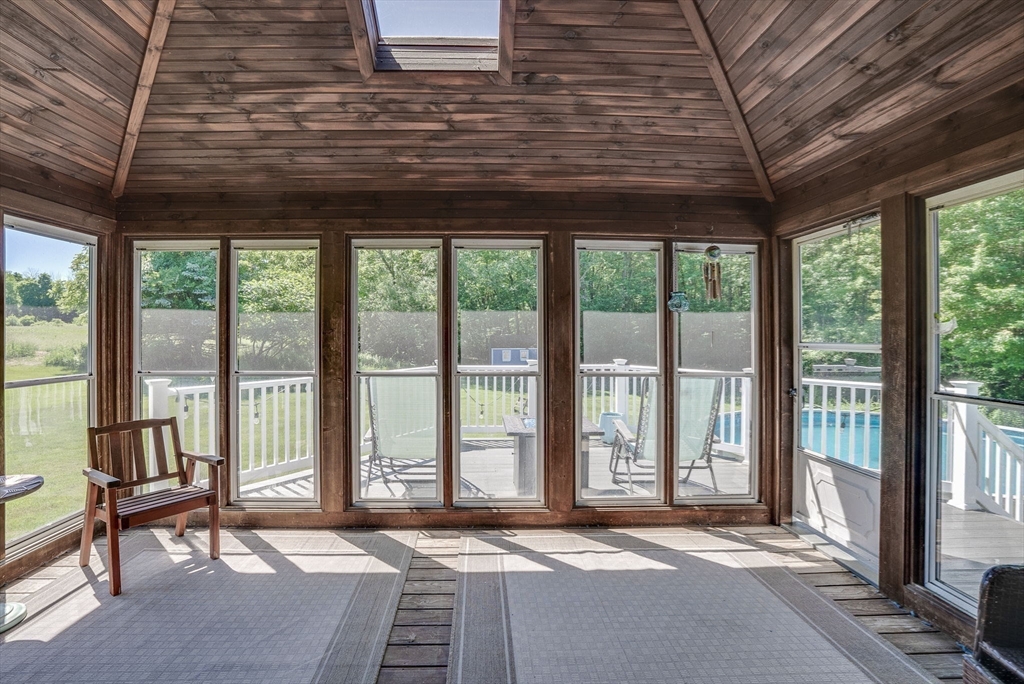 10 Mayflower Lane