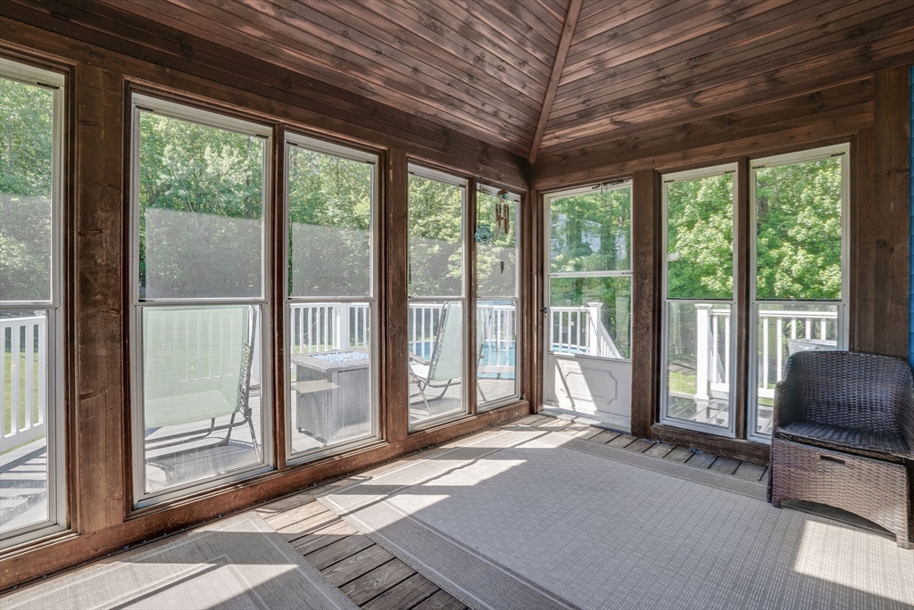 10 Mayflower Lane