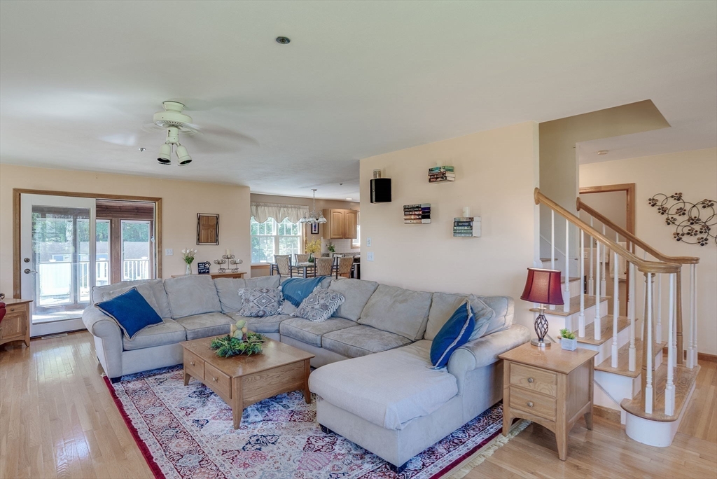10 Mayflower Lane
