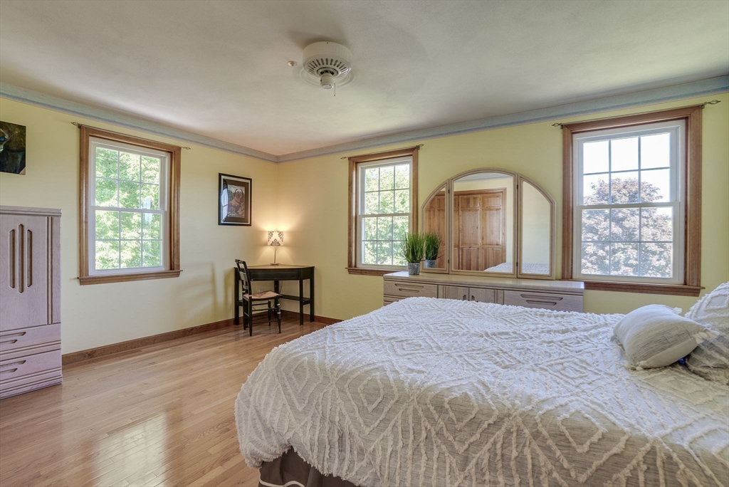 10 Mayflower Lane