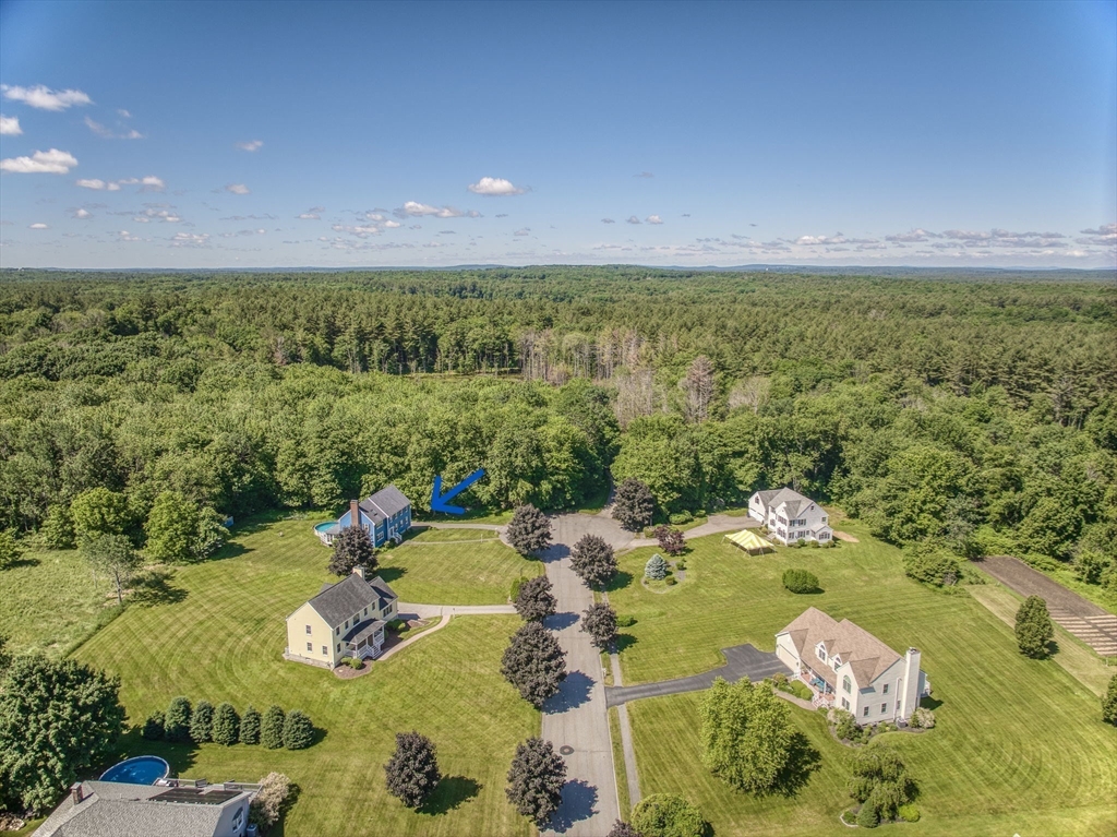 10 Mayflower Lane