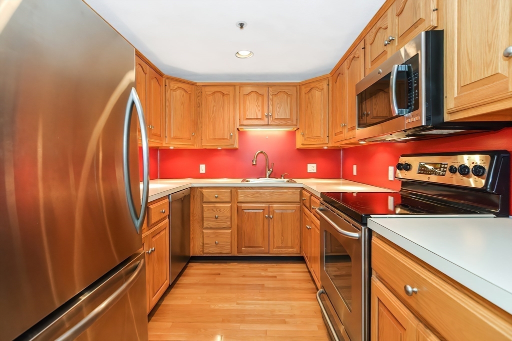 22 Abigail Ave # 405