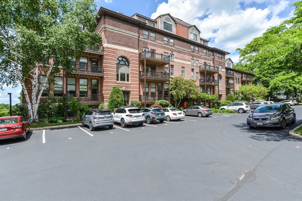 22 Abigail Ave # 405