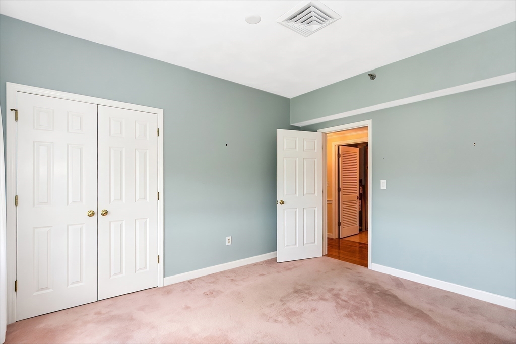 22 Abigail Ave # 405