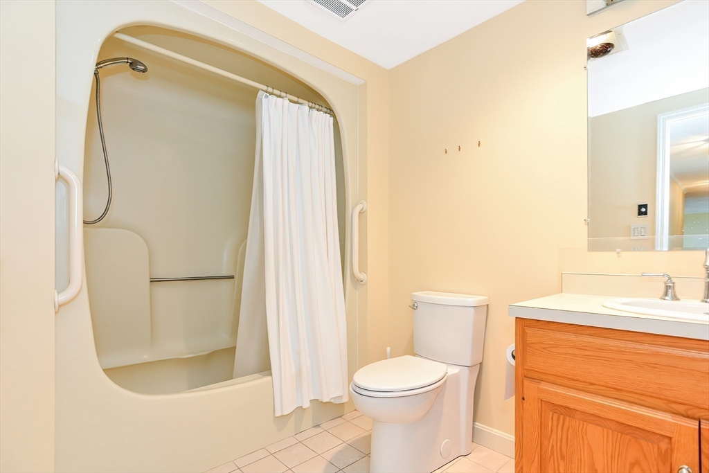 22 Abigail Ave # 405