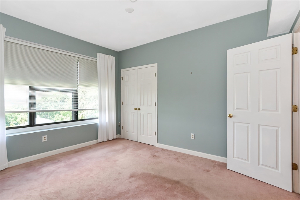 22 Abigail Ave # 405