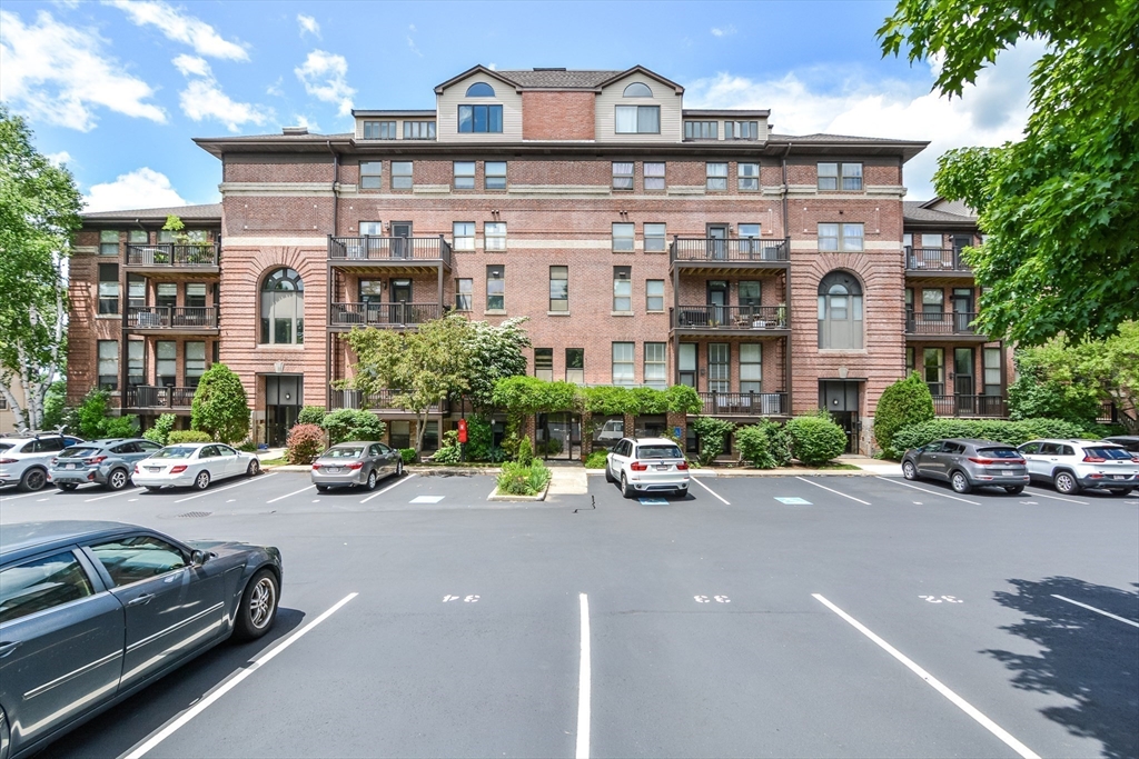 22 Abigail Ave # 405
