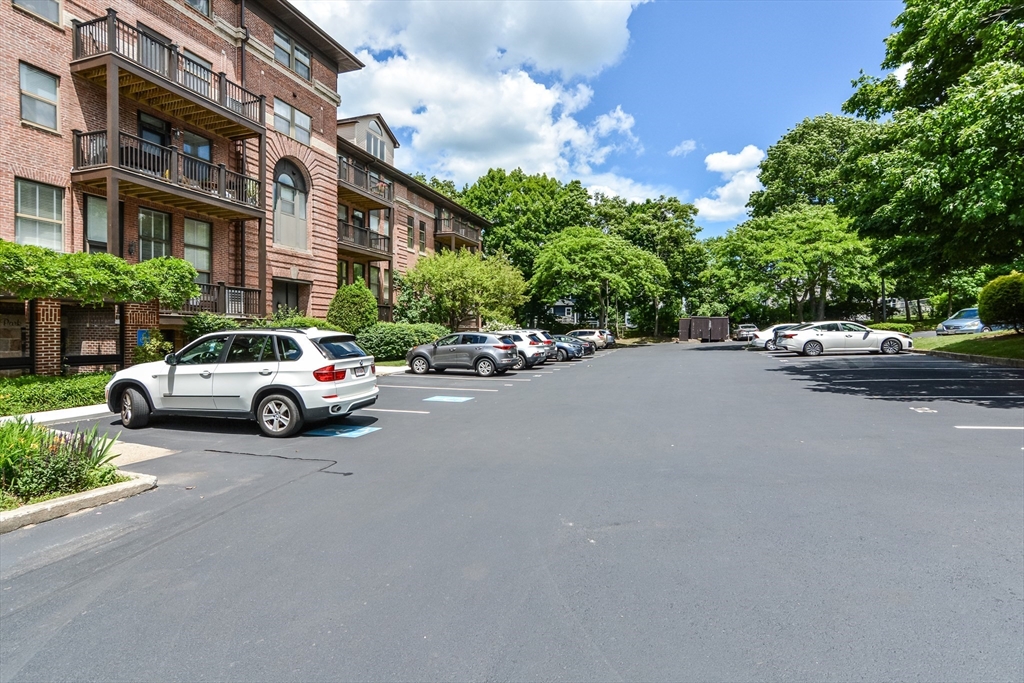22 Abigail Ave # 405